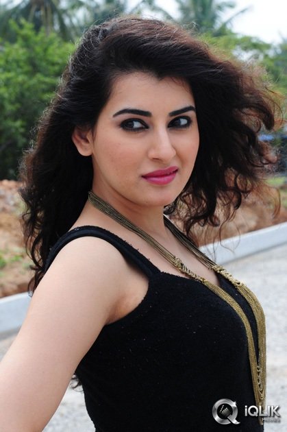 Archana-at-Tharuvatha-Katha-Movie-Press-Meet